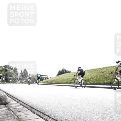 21.06.2026 - 29. Vierlanden-Triathlon H.Heesch http://msf.ph/oto/9904680 21.06.2026 10:57:04 Radfahren 58, 145, 255, 328, 368, 374, 391, 488, 514, 517, 585 meine-sportfotos.de