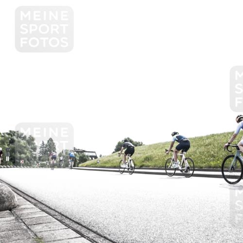 21.06.2026 - 29. Vierlanden-Triathlon H.Heesch http://msf.ph/oto/9904683 21.06.2026 10:57:04 Radfahren 58, 145, 255, 328, 368, 374, 391, 488, 514, 517, 585 meine-sportfotos.de