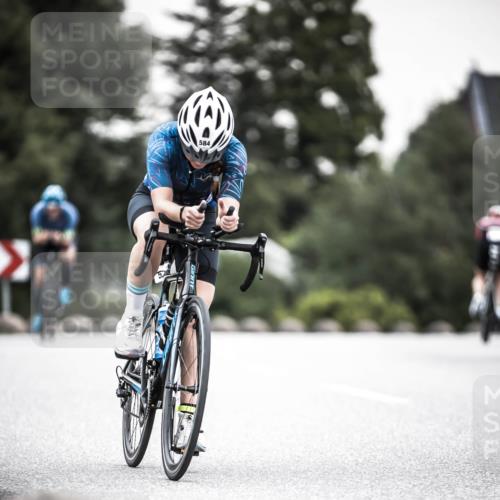 21.06.2026 - 29. Vierlanden-Triathlon H.Heesch http://msf.ph/oto/9905310 21.06.2026 10:23:56 Radfahren 200, 293, 584 meine-sportfotos.de