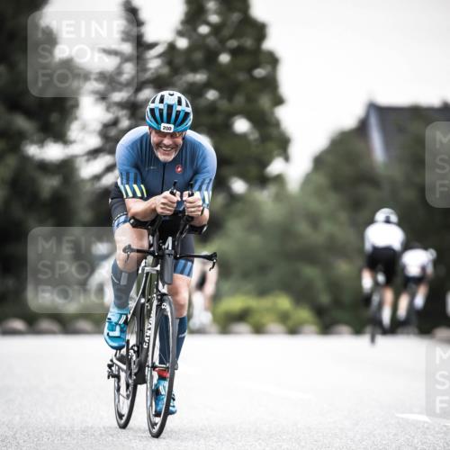 21.06.2026 - 29. Vierlanden-Triathlon H.Heesch http://msf.ph/oto/9905396 21.06.2026 10:23:59 Radfahren 200, 293, 496, 584 meine-sportfotos.de