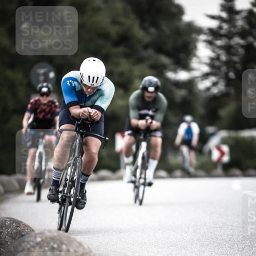 21.06.2026 - 29. Vierlanden-Triathlon H.Heesch http://msf.ph/oto/9906064 21.06.2026 10:24:31 Radfahren 84, 94, 169, 370, 552, 622, 625 meine-sportfotos.de