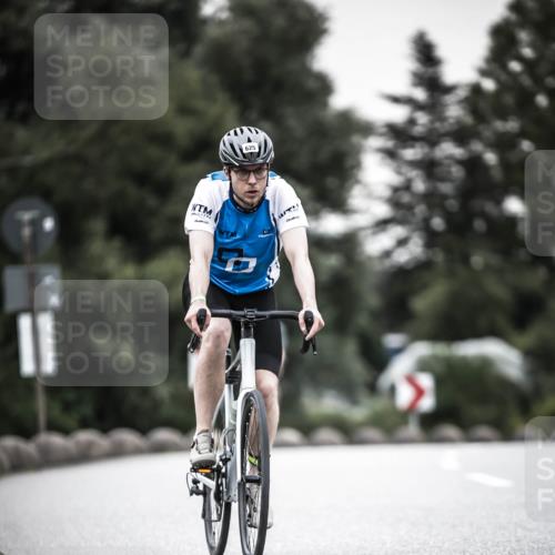 21.06.2026 - 29. Vierlanden-Triathlon H.Heesch http://msf.ph/oto/9906228 21.06.2026 10:24:35 Radfahren 71, 94, 207, 370, 552, 622, 625 meine-sportfotos.de