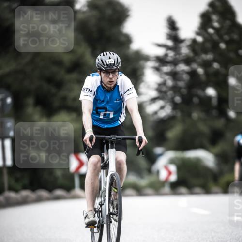 21.06.2026 - 29. Vierlanden-Triathlon H.Heesch http://msf.ph/oto/9906240 21.06.2026 10:24:35 Radfahren 71, 94, 207, 370, 552, 622, 625 meine-sportfotos.de