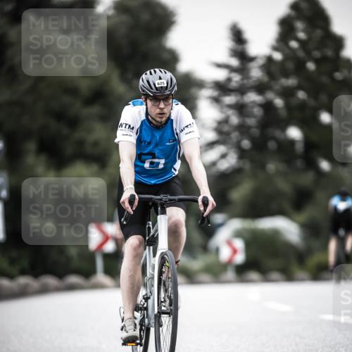 21.06.2026 - 29. Vierlanden-Triathlon H.Heesch http://msf.ph/oto/9906247 21.06.2026 10:24:35 Radfahren 71, 94, 207, 370, 552, 622, 625 meine-sportfotos.de