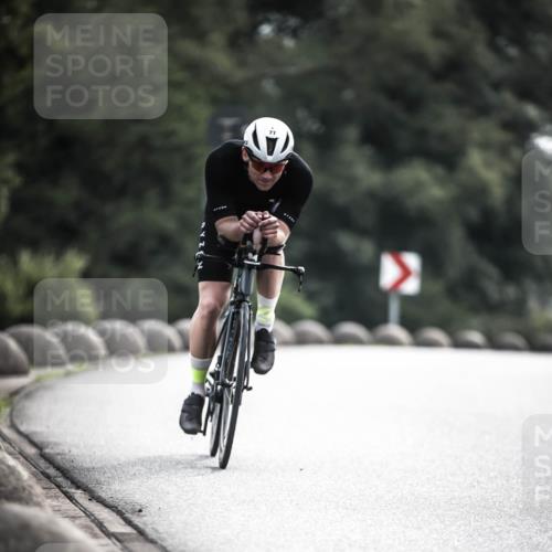21.06.2026 - 29. Vierlanden-Triathlon H.Heesch http://msf.ph/oto/9906302 21.06.2026 09:19:40 Radfahren 4, 77, 219 meine-sportfotos.de