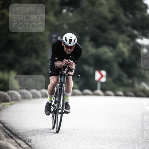 21.06.2026 - 29. Vierlanden-Triathlon H.Heesch http://msf.ph/oto/9906307 21.06.2026 09:19:40 Radfahren 4, 77, 219 meine-sportfotos.de