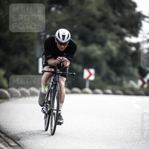 21.06.2026 - 29. Vierlanden-Triathlon H.Heesch http://msf.ph/oto/9906313 21.06.2026 09:19:40 Radfahren 4, 77, 219 meine-sportfotos.de