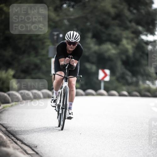 21.06.2026 - 29. Vierlanden-Triathlon H.Heesch http://msf.ph/oto/9906363 21.06.2026 09:19:56 Radfahren 32, 112, 267, 298 meine-sportfotos.de