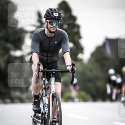 21.06.2026 - 29. Vierlanden-Triathlon H.Heesch http://msf.ph/oto/9906404 21.06.2026 10:24:40 Radfahren 71, 207, 509, 562 meine-sportfotos.de