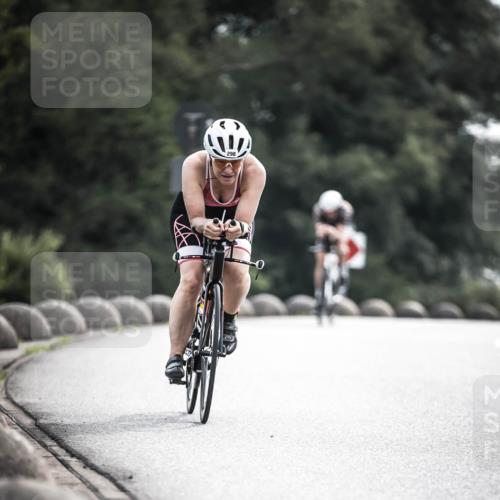 21.06.2026 - 29. Vierlanden-Triathlon H.Heesch http://msf.ph/oto/9906408 21.06.2026 09:19:59 Radfahren 32, 267, 298 meine-sportfotos.de
