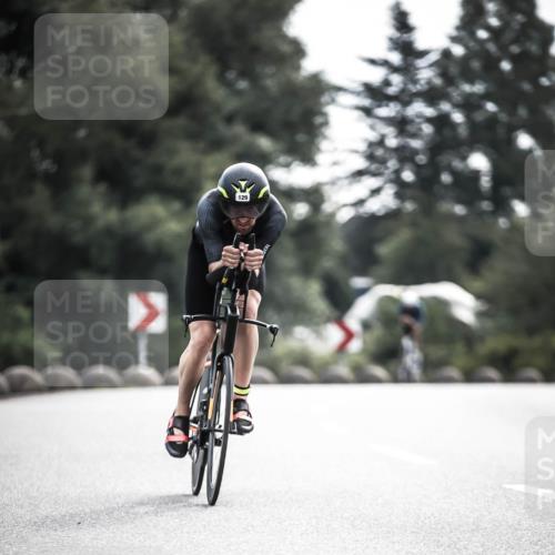21.06.2026 - 29. Vierlanden-Triathlon H.Heesch http://msf.ph/oto/9906511 21.06.2026 09:20:18 Radfahren 129, 132 meine-sportfotos.de