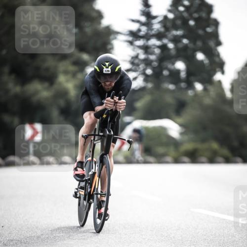 21.06.2026 - 29. Vierlanden-Triathlon H.Heesch http://msf.ph/oto/9906527 21.06.2026 09:20:18 Radfahren 129, 132 meine-sportfotos.de