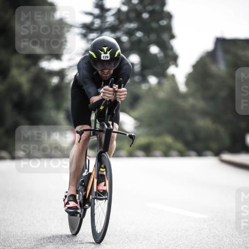 21.06.2026 - 29. Vierlanden-Triathlon H.Heesch http://msf.ph/oto/9906539 21.06.2026 09:20:19 Radfahren 129, 132 meine-sportfotos.de