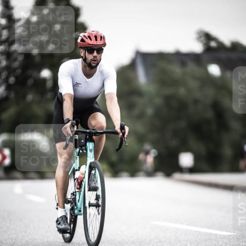 21.06.2026 - 29. Vierlanden-Triathlon H.Heesch http://msf.ph/oto/9906581 21.06.2026 10:24:56 Radfahren 33, 253, 480, 577 meine-sportfotos.de