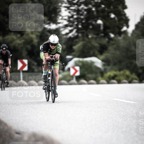 21.06.2026 - 29. Vierlanden-Triathlon H.Heesch http://msf.ph/oto/9906601 21.06.2026 10:25:01 Radfahren 42, 210, 253, 480, 577 meine-sportfotos.de
