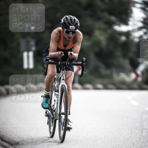 21.06.2026 - 29. Vierlanden-Triathlon H.Heesch http://msf.ph/oto/9906607 21.06.2026 09:20:43 Radfahren 45, 253 meine-sportfotos.de
