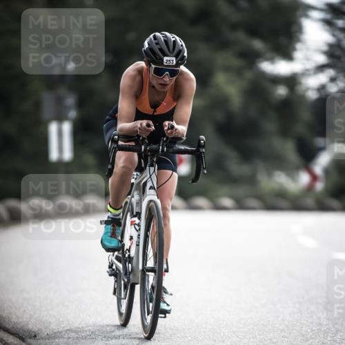 21.06.2026 - 29. Vierlanden-Triathlon H.Heesch http://msf.ph/oto/9906608 21.06.2026 09:20:43 Radfahren 45, 253 meine-sportfotos.de