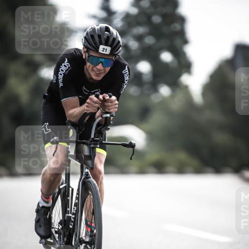 21.06.2026 - 29. Vierlanden-Triathlon H.Heesch http://msf.ph/oto/9906725 21.06.2026 09:20:55 Radfahren 21, 38, 57, 67, 82, 142 meine-sportfotos.de