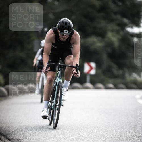 21.06.2026 - 29. Vierlanden-Triathlon H.Heesch http://msf.ph/oto/9906779 21.06.2026 09:21:09 Radfahren 7, 13, 88, 257 meine-sportfotos.de