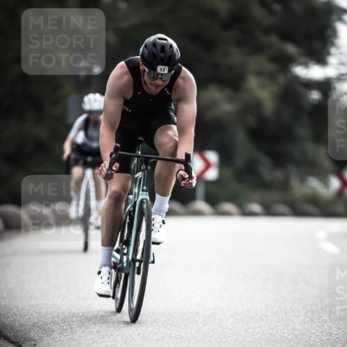 21.06.2026 - 29. Vierlanden-Triathlon H.Heesch http://msf.ph/oto/9906785 21.06.2026 09:21:09 Radfahren 7, 13, 88, 257 meine-sportfotos.de