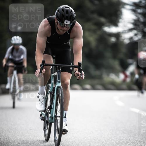 21.06.2026 - 29. Vierlanden-Triathlon H.Heesch http://msf.ph/oto/9906799 21.06.2026 09:21:10 Radfahren 7, 13, 88, 257 meine-sportfotos.de