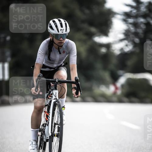 21.06.2026 - 29. Vierlanden-Triathlon H.Heesch http://msf.ph/oto/9906826 21.06.2026 09:21:11 Radfahren 13, 88, 257 meine-sportfotos.de