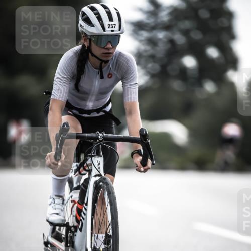21.06.2026 - 29. Vierlanden-Triathlon H.Heesch http://msf.ph/oto/9906847 21.06.2026 09:21:12 Radfahren 13, 88, 257 meine-sportfotos.de