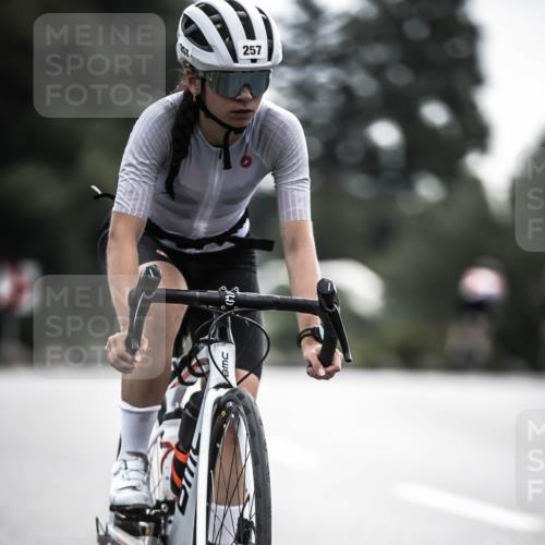 21.06.2026 - 29. Vierlanden-Triathlon H.Heesch http://msf.ph/oto/9906850 21.06.2026 09:21:12 Radfahren 13, 88, 257 meine-sportfotos.de