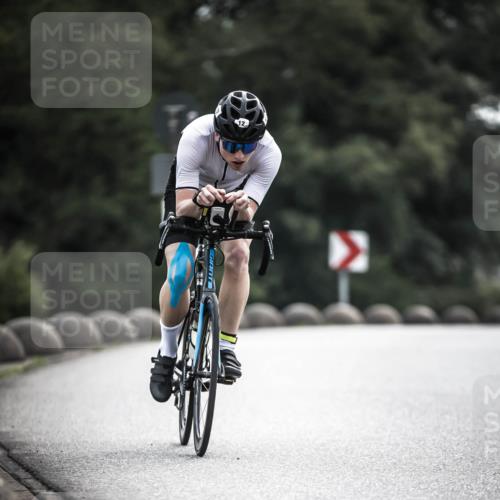 21.06.2026 - 29. Vierlanden-Triathlon H.Heesch http://msf.ph/oto/9907179 21.06.2026 09:21:48 Radfahren 12, 174, 186 meine-sportfotos.de