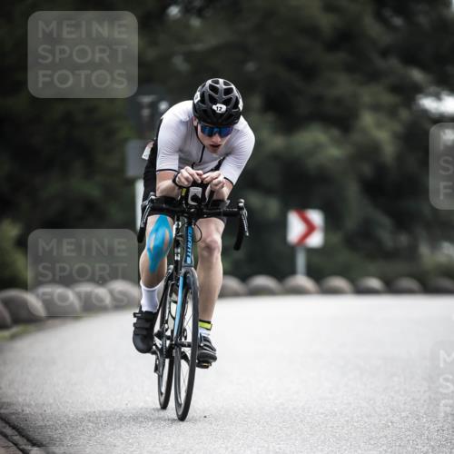 21.06.2026 - 29. Vierlanden-Triathlon H.Heesch http://msf.ph/oto/9907182 21.06.2026 09:21:48 Radfahren 12, 174, 186 meine-sportfotos.de