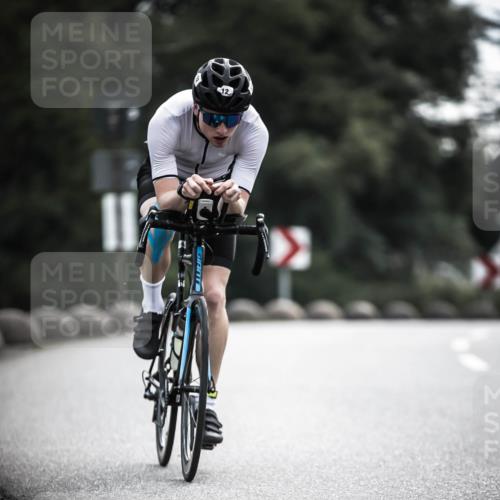 21.06.2026 - 29. Vierlanden-Triathlon H.Heesch http://msf.ph/oto/9907191 21.06.2026 09:21:48 Radfahren 12, 174, 186 meine-sportfotos.de