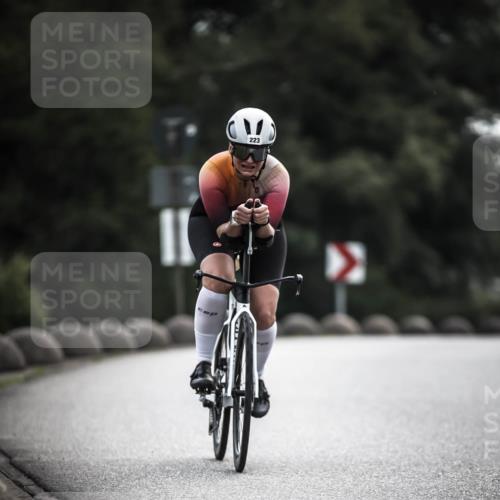 21.06.2026 - 29. Vierlanden-Triathlon H.Heesch http://msf.ph/oto/9907287 21.06.2026 09:22:07 Radfahren 147, 223 meine-sportfotos.de