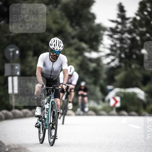 21.06.2026 - 29. Vierlanden-Triathlon H.Heesch http://msf.ph/oto/9907417 21.06.2026 10:25:42 Radfahren 6, 41, 63, 211, 369 meine-sportfotos.de