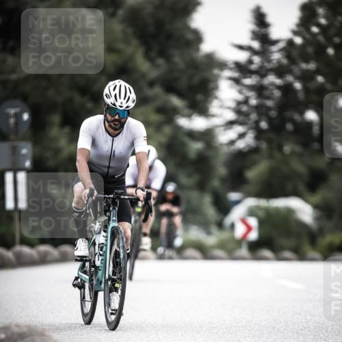 21.06.2026 - 29. Vierlanden-Triathlon H.Heesch http://msf.ph/oto/9907420 21.06.2026 10:25:42 Radfahren 6, 41, 63, 211, 369 meine-sportfotos.de