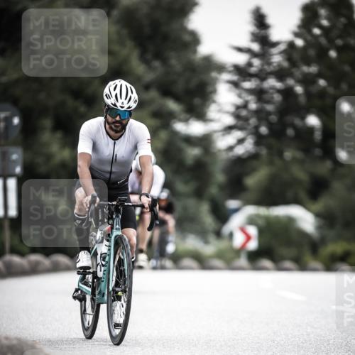 21.06.2026 - 29. Vierlanden-Triathlon H.Heesch http://msf.ph/oto/9907423 21.06.2026 10:25:42 Radfahren 6, 41, 63, 211, 369 meine-sportfotos.de