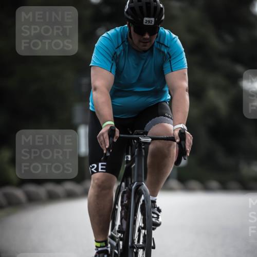 21.06.2026 - 29. Vierlanden-Triathlon H.Heesch http://msf.ph/oto/9907598 21.06.2026 09:22:51 Radfahren 29, 148, 292 meine-sportfotos.de