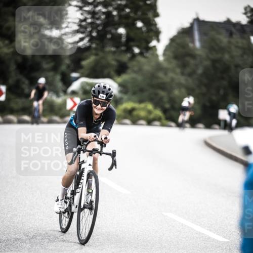 21.06.2026 - 29. Vierlanden-Triathlon H.Heesch http://msf.ph/oto/9907618 21.06.2026 10:26:05 Radfahren 8, 136, 291, 311, 383, 384, 415, 530, 536, 587, 591, 604, 613, 1355 meine-sportfotos.de