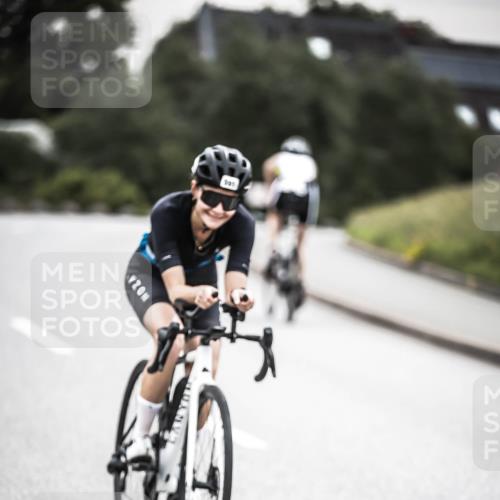 21.06.2026 - 29. Vierlanden-Triathlon H.Heesch http://msf.ph/oto/9907642 21.06.2026 10:26:05 Radfahren 8, 136, 291, 311, 383, 384, 415, 530, 536, 587, 591, 604, 613, 1355 meine-sportfotos.de