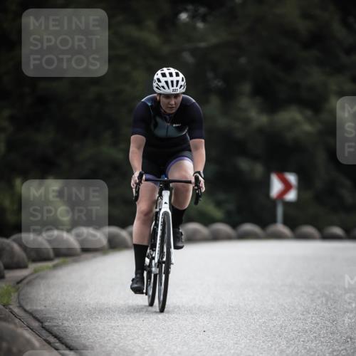 21.06.2026 - 29. Vierlanden-Triathlon H.Heesch http://msf.ph/oto/9907648 21.06.2026 09:23:02 Radfahren 14, 227 meine-sportfotos.de