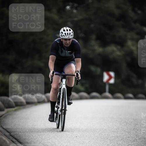 21.06.2026 - 29. Vierlanden-Triathlon H.Heesch http://msf.ph/oto/9907654 21.06.2026 09:23:02 Radfahren 14, 227 meine-sportfotos.de