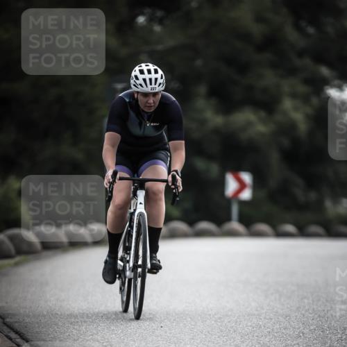 21.06.2026 - 29. Vierlanden-Triathlon H.Heesch http://msf.ph/oto/9907661 21.06.2026 09:23:02 Radfahren 14, 227 meine-sportfotos.de