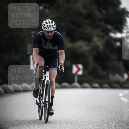 21.06.2026 - 29. Vierlanden-Triathlon H.Heesch http://msf.ph/oto/9907670 21.06.2026 09:23:02 Radfahren 14, 227 meine-sportfotos.de