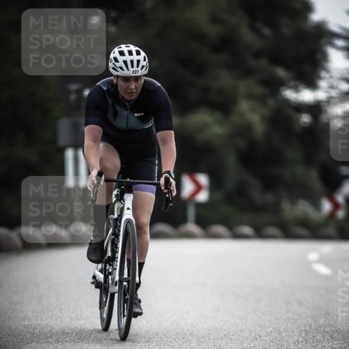 21.06.2026 - 29. Vierlanden-Triathlon H.Heesch http://msf.ph/oto/9907676 21.06.2026 09:23:02 Radfahren 14, 227 meine-sportfotos.de