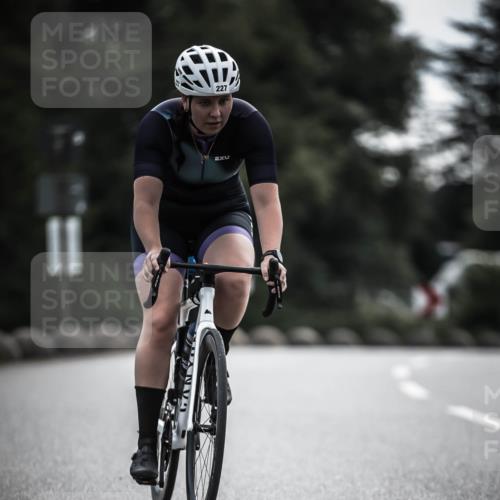 21.06.2026 - 29. Vierlanden-Triathlon H.Heesch http://msf.ph/oto/9907692 21.06.2026 09:23:03 Radfahren 14, 227 meine-sportfotos.de