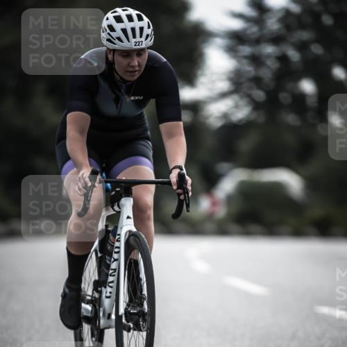 21.06.2026 - 29. Vierlanden-Triathlon H.Heesch http://msf.ph/oto/9907706 21.06.2026 09:23:03 Radfahren 14, 227 meine-sportfotos.de