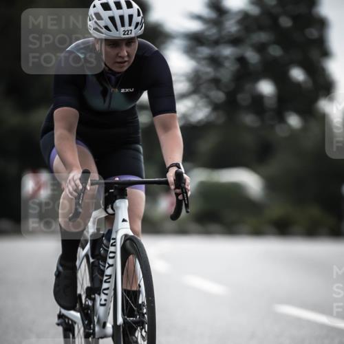21.06.2026 - 29. Vierlanden-Triathlon H.Heesch http://msf.ph/oto/9907713 21.06.2026 09:23:03 Radfahren 14, 227 meine-sportfotos.de