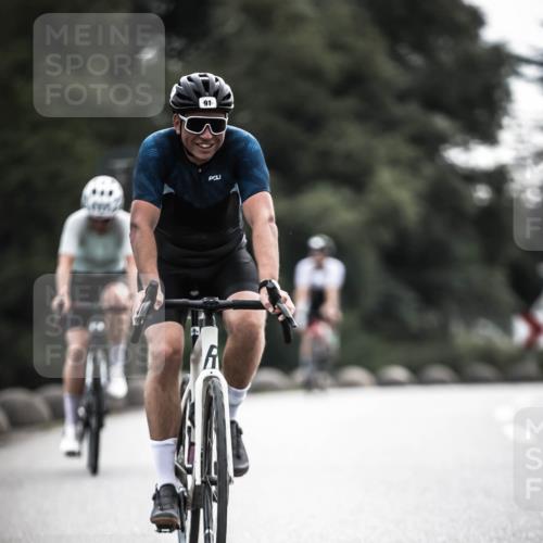 21.06.2026 - 29. Vierlanden-Triathlon H.Heesch http://msf.ph/oto/9907943 21.06.2026 09:23:42 Radfahren 91, 131, 166, 220, 252, 264, 266 meine-sportfotos.de
