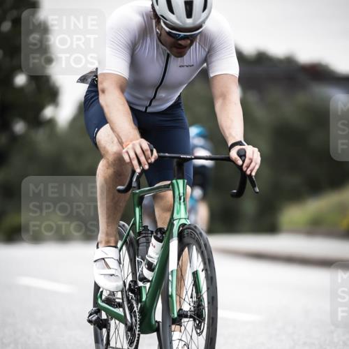 21.06.2026 - 29. Vierlanden-Triathlon H.Heesch http://msf.ph/oto/9908000 21.06.2026 10:26:44 Radfahren 58, 141, 177, 184, 219, 386, 485 meine-sportfotos.de