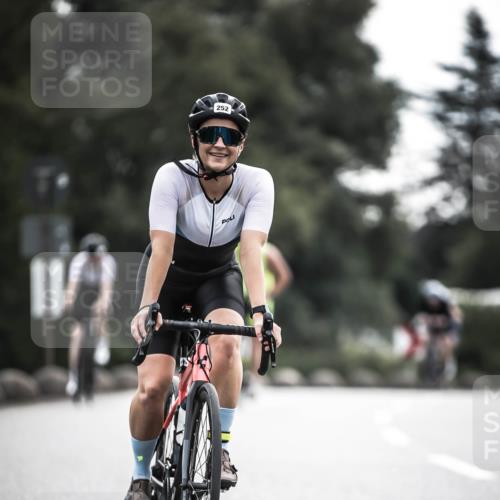 21.06.2026 - 29. Vierlanden-Triathlon H.Heesch http://msf.ph/oto/9908034 21.06.2026 09:23:46 Radfahren 131, 155, 166, 252, 264, 266, 301 meine-sportfotos.de