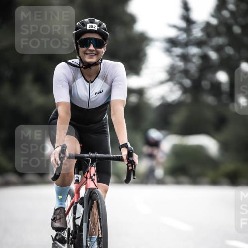 21.06.2026 - 29. Vierlanden-Triathlon H.Heesch http://msf.ph/oto/9908049 21.06.2026 09:23:46 Radfahren 131, 155, 166, 252, 264, 266, 301 meine-sportfotos.de